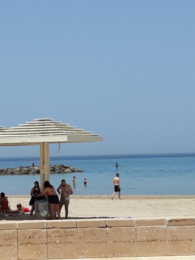 Suite On The Beach Haifa Exterior foto