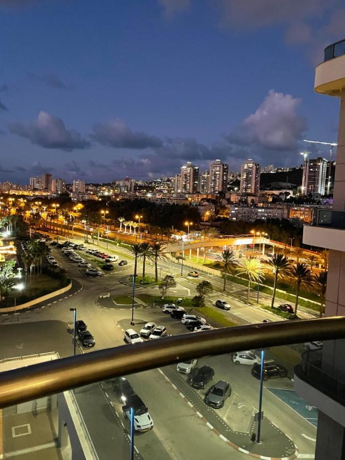 Suite On The Beach Haifa Exterior foto