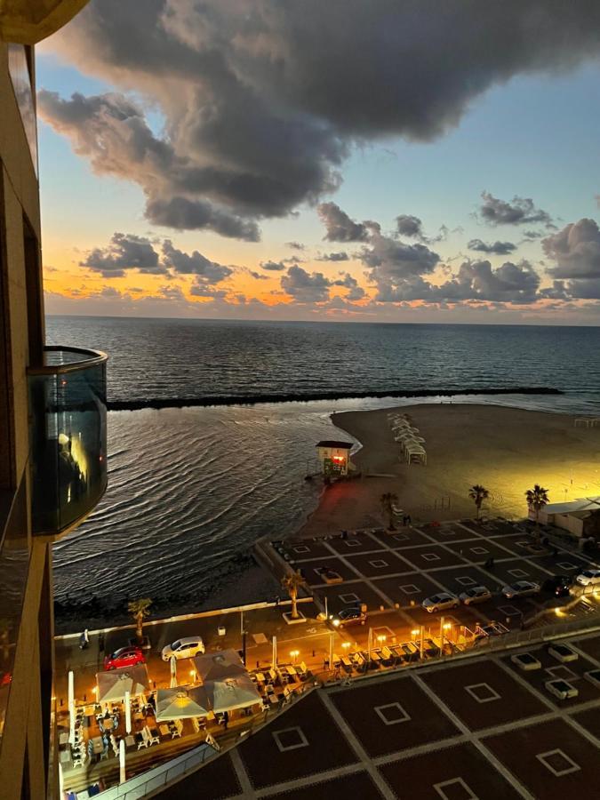 Suite On The Beach Haifa Exterior foto