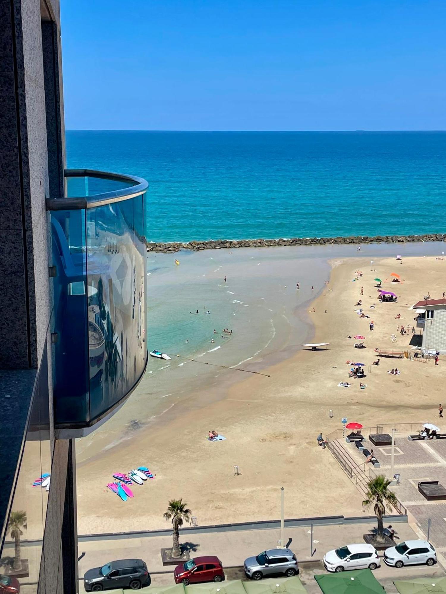 Suite On The Beach Haifa Exterior foto